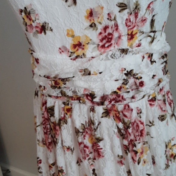 SALE Jessica Howard Floral and Lace Dress - Picture 4 of 10